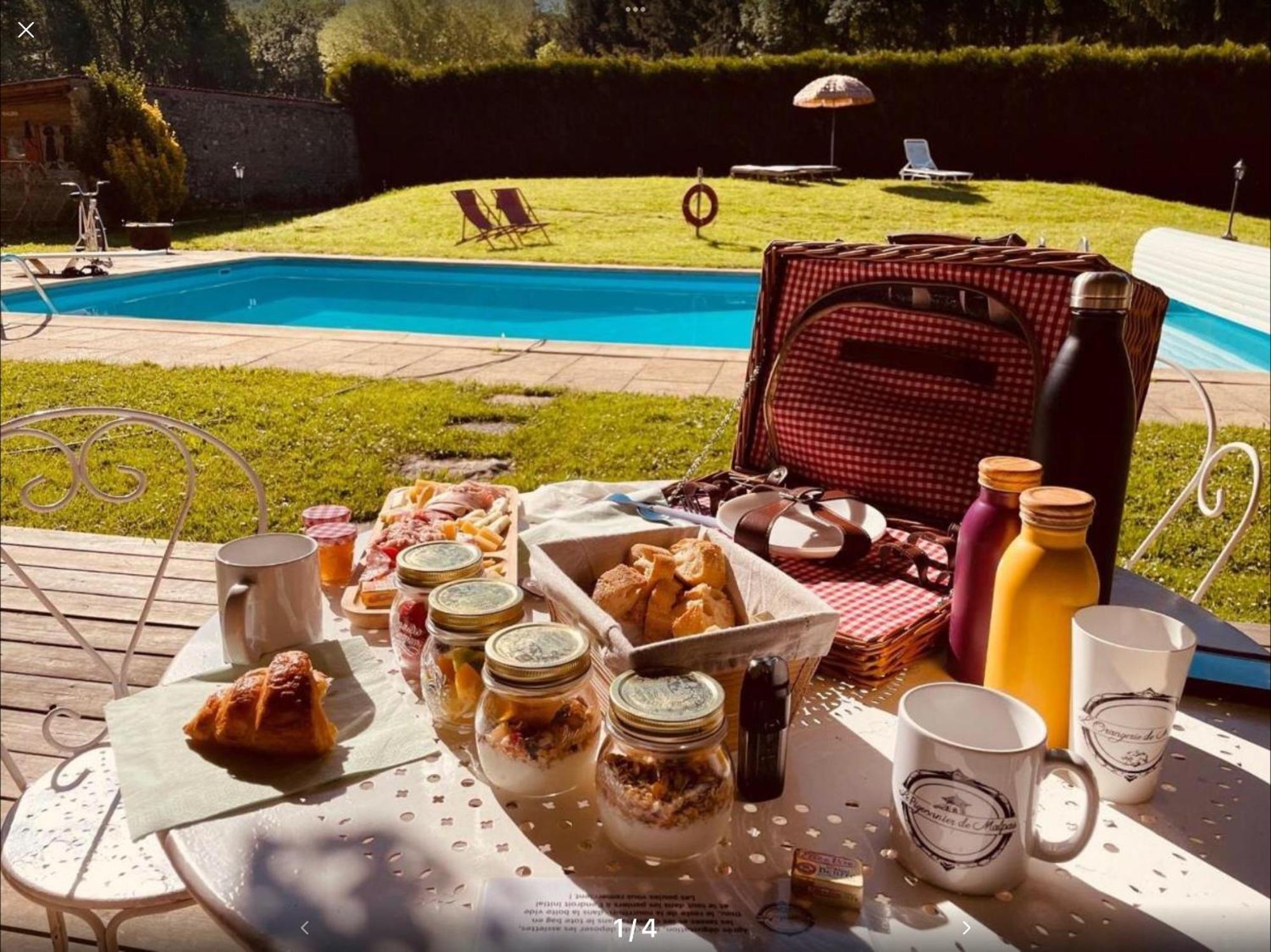 La Roulotte Deluxe De Malpas Bed & Breakfast Quingey Exterior foto