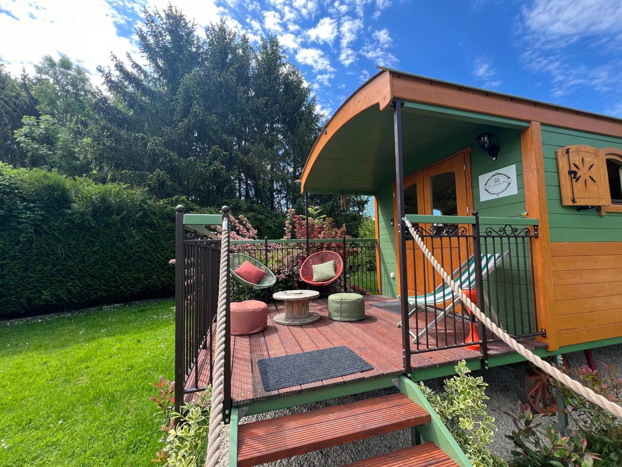 La Roulotte Deluxe De Malpas Bed & Breakfast Quingey Exterior foto