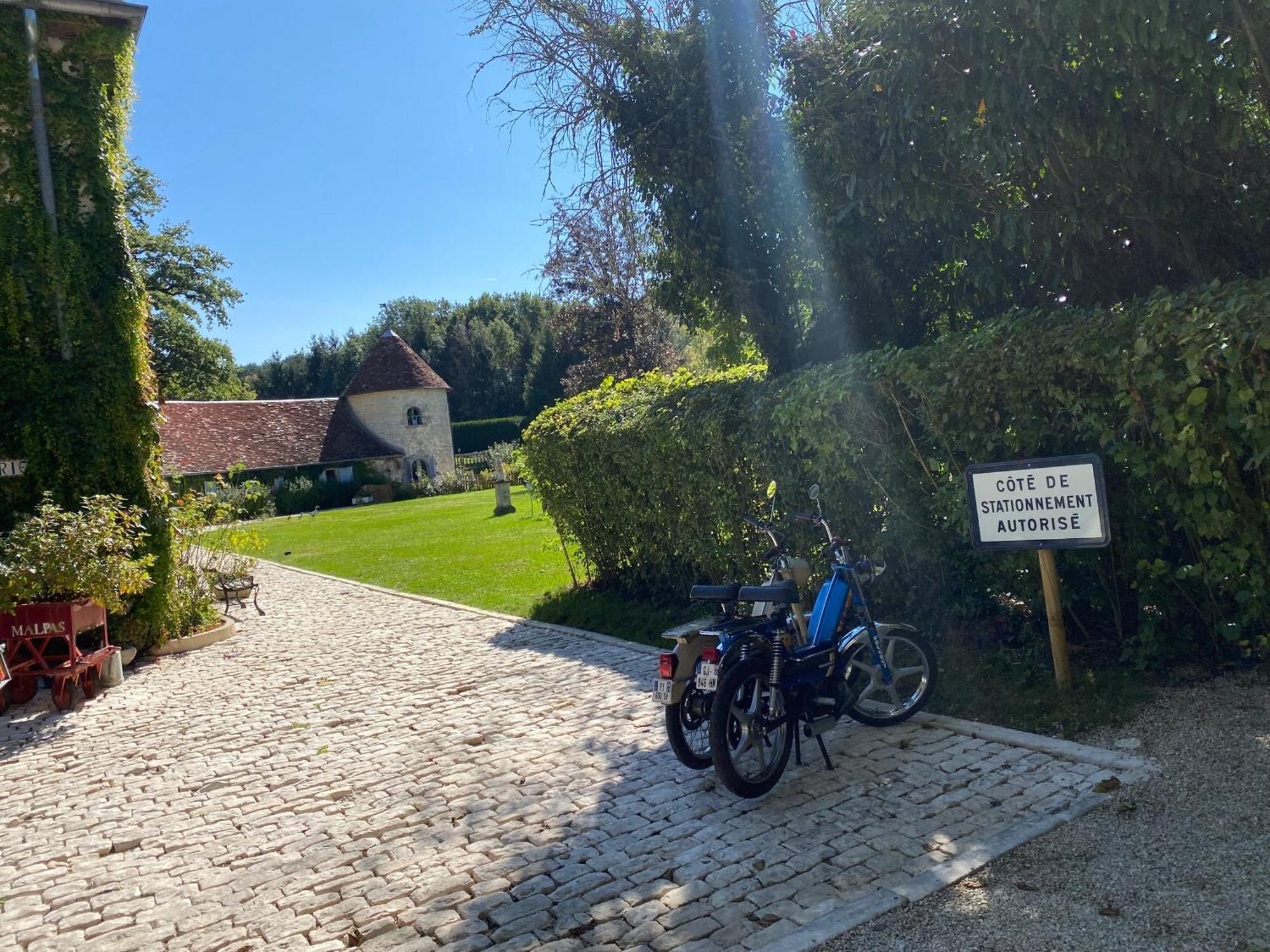 La Roulotte Deluxe De Malpas Bed & Breakfast Quingey Exterior foto