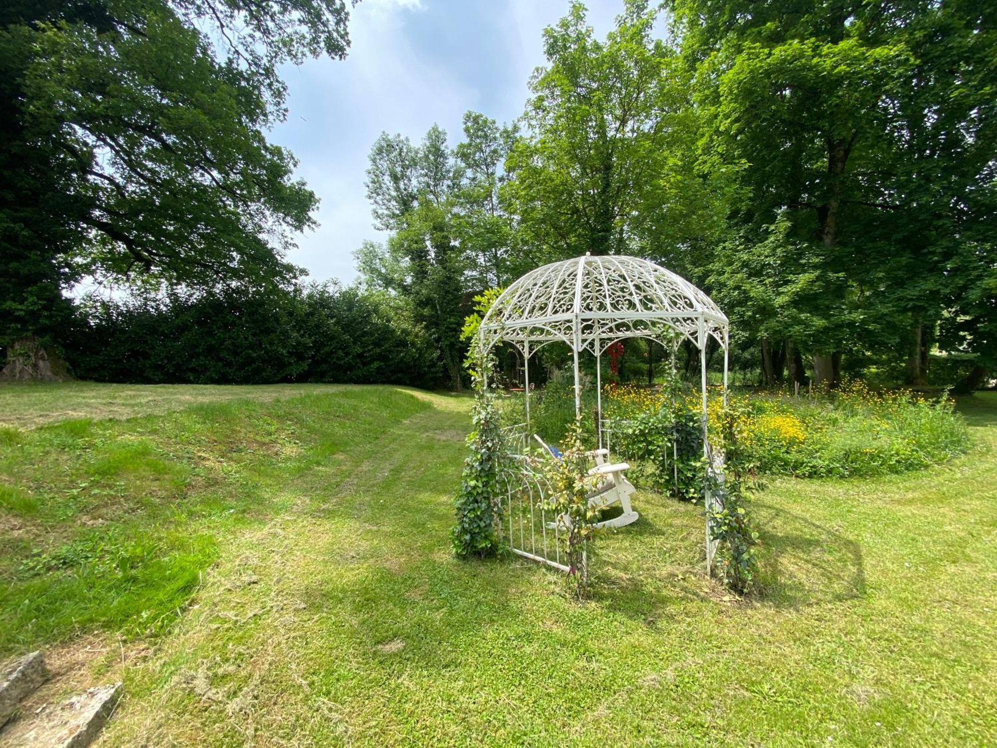 La Roulotte Deluxe De Malpas Bed & Breakfast Quingey Exterior foto