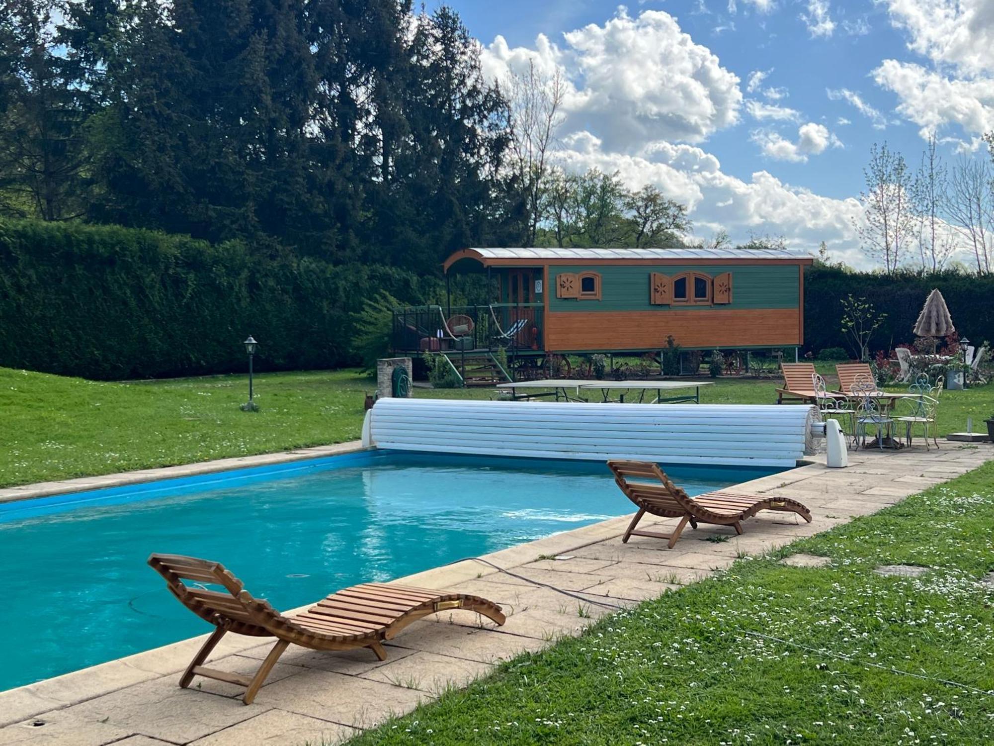 La Roulotte Deluxe De Malpas Bed & Breakfast Quingey Exterior foto